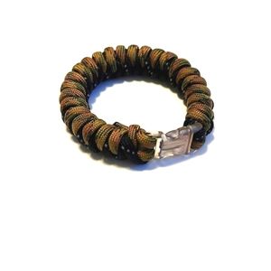 Snake Knot Bracelet, Handmade using 550 Paracord with Buckle Closing.